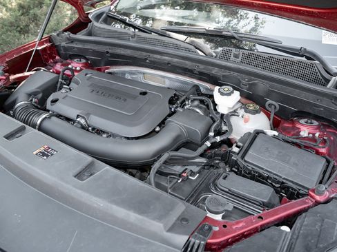 Used 2023 Buick Envision Essence image 14