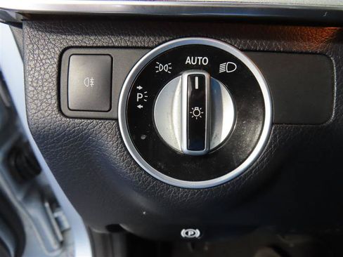 Used 2016 Mercedes-Benz E 350 4MATIC Sedan w/ Premium Package image 19