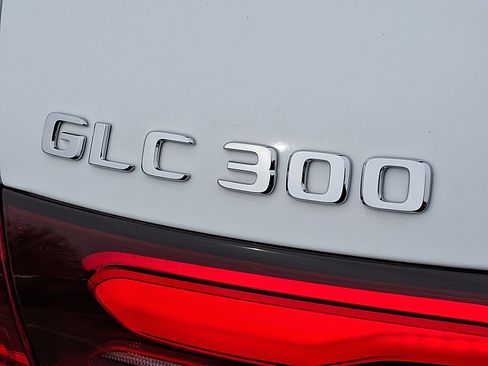 Certified 2025 Mercedes-Benz GLC 300 4MATIC image 31