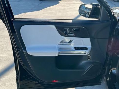 Used 2023 Mercedes-Benz GLB 250 GLB 250 image 5