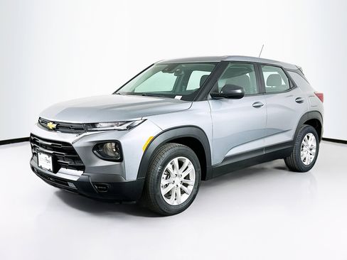 Used 2023 Chevrolet TrailBlazer LS image 3