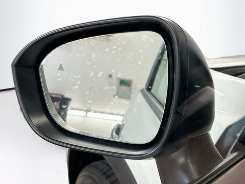 Used 2023 Nissan Rogue S AWD/4WD image 16