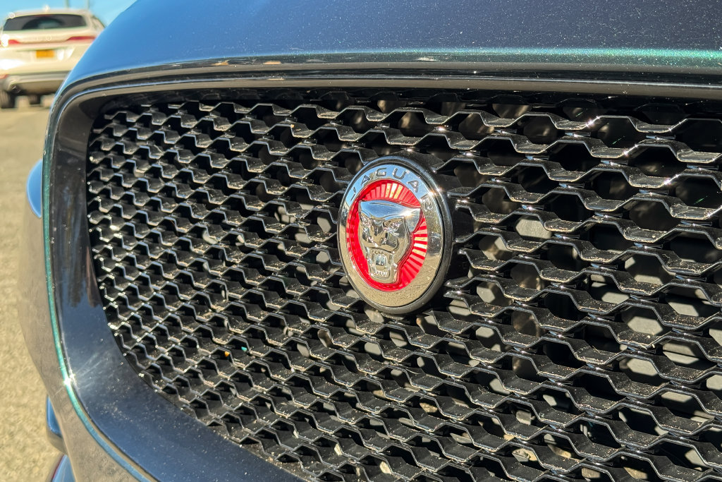 Used 2018 Jaguar F-PACE R-Sport AWD/4WD image 9