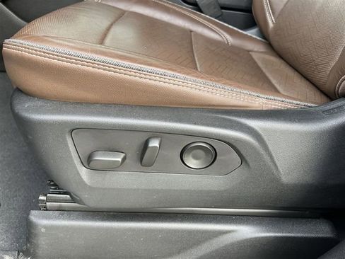 Used 2023 Chevrolet Tahoe High Country AWD/4WD image 17
