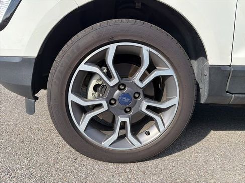 Used 2020 Ford EcoSport SES w/ SES Black Appearance Package image 24