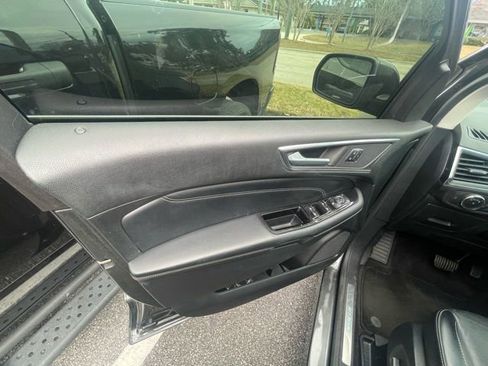 Used 2016 Ford Edge Titanium w/ Technology Package image 6