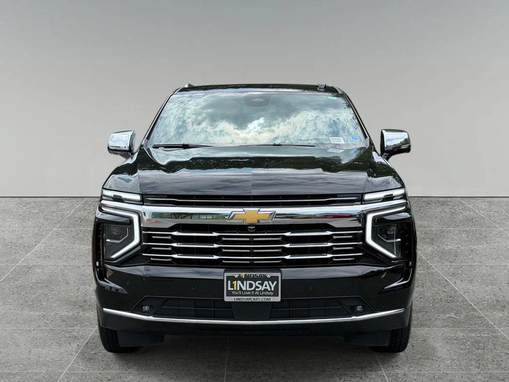 Used 2026 Chevrolet Suburban Premier AWD/4WD image 8