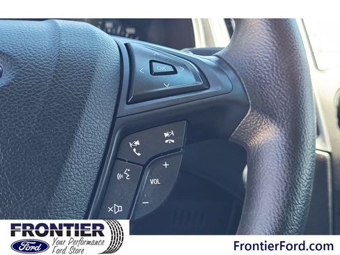 Used 2017 Ford Edge SE AWD/4WD image 16