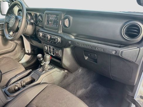 Certified 2023 Jeep Wrangler Unlimited AWD/4WD image 30