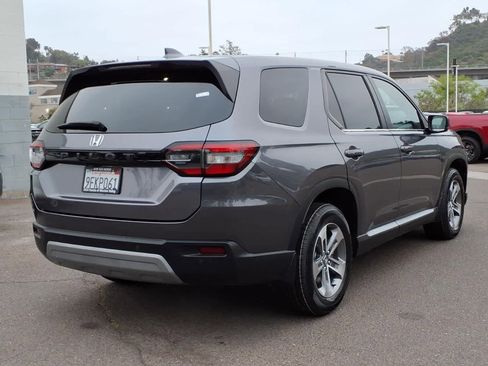 Certified 2023 Honda Pilot EX-L image 4