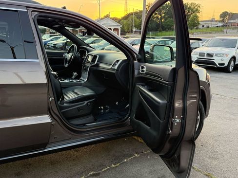 Used 2018 Jeep Grand Cherokee Limited AWD/4WD image 21