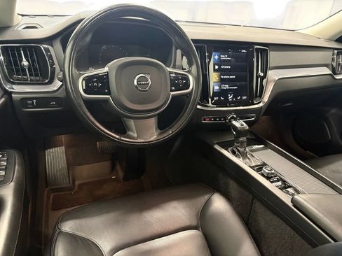 Used 2019 Volvo S60 T5 Momentum w/ Premium Package FWD image 14