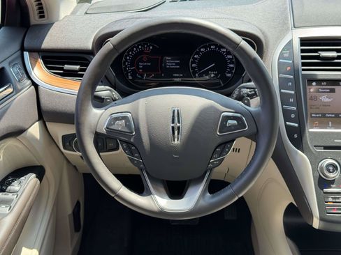 Used 2019 Lincoln MKC Select w/ Select Plus Package AWD/4WD image 11
