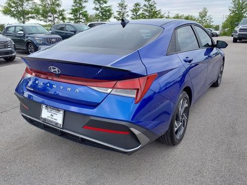 Certified 2025 Hyundai Elantra Sport FWD image 6