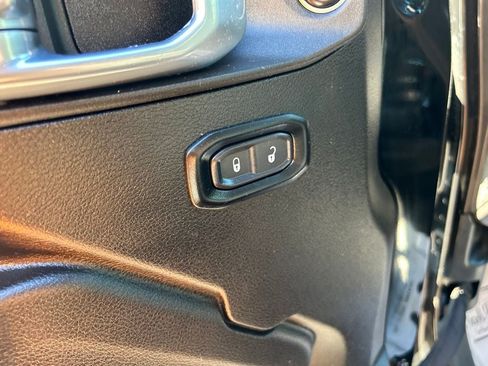 Used 2023 Jeep Wrangler Unlimited Sport AWD/4WD image 11