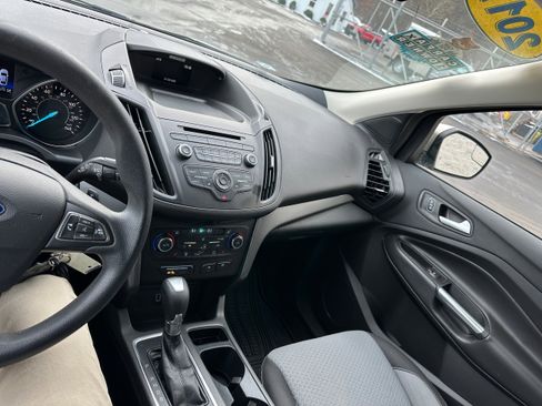 Used 2017 Ford Escape SE w/ SE Cold Weather Package image 11