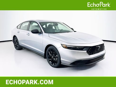 Used 2025 Honda Accord SE image 1