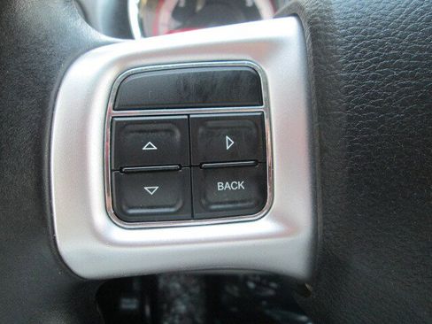 Used 2016 Dodge Grand Caravan SXT w/ Rear Park Assist Package FWD image 20