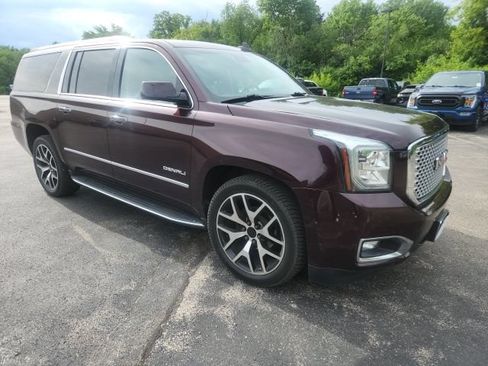 Used 2017 GMC Yukon XL Denali w/ Open Road Package AWD/4WD image 3