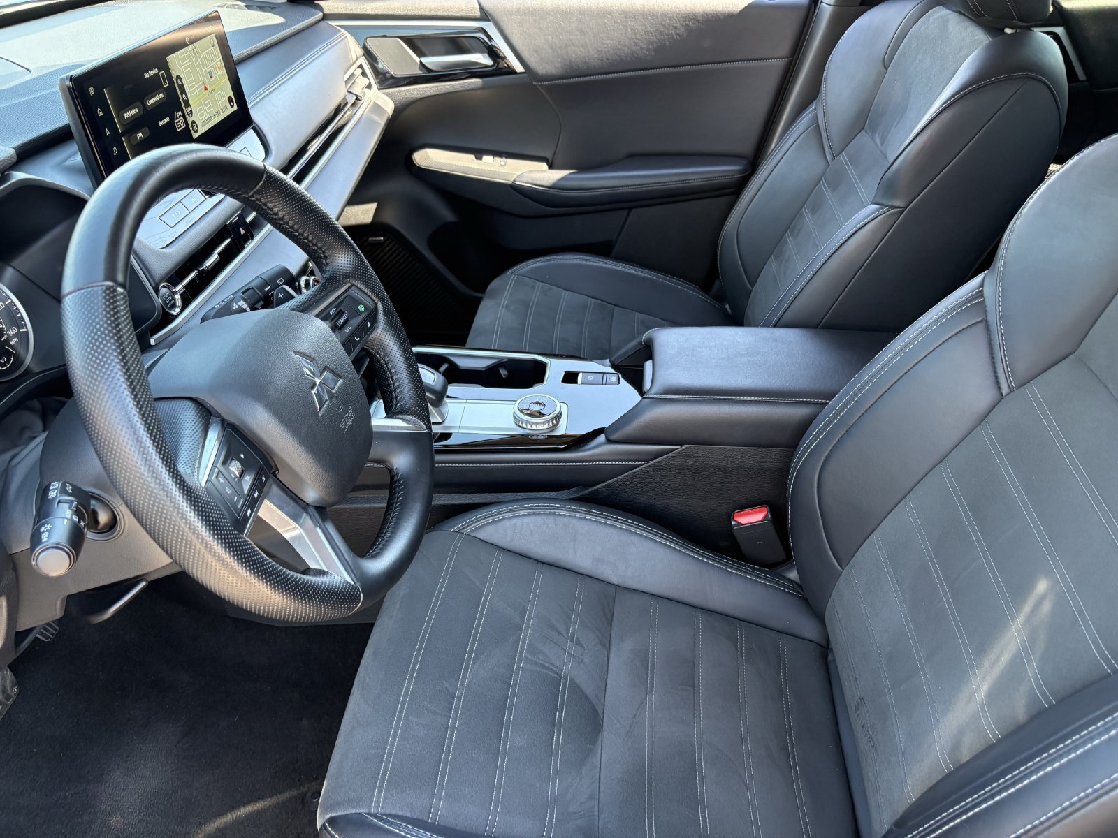 Used 2025 Mitsubishi Outlander SE FWD image 19