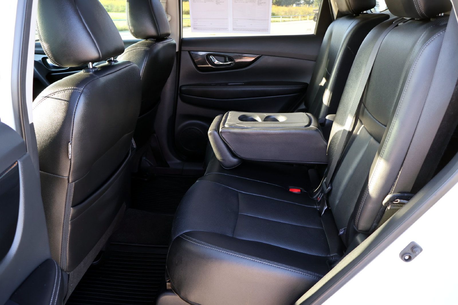 Used 2019 Nissan Rogue SL w/ Premium Package AWD/4WD image 14