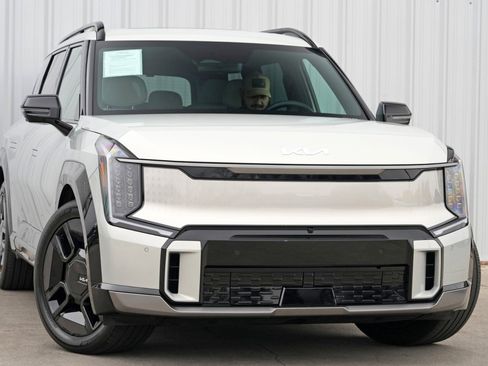 Used 2024 Kia EV9 GT-Line image 4