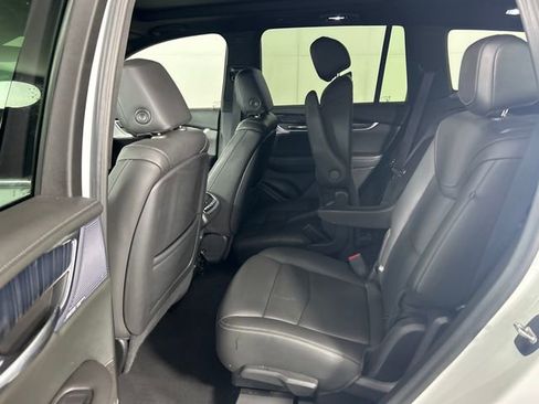 Used 2024 Cadillac XT6 Premium Luxury image 25