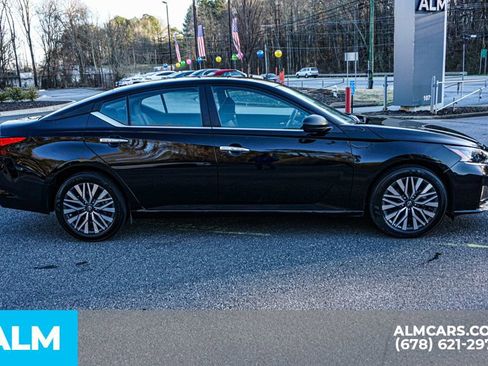 Used 2025 Nissan Altima 2.5 SV image 9