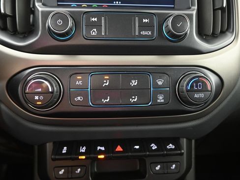 Used 2022 Chevrolet Colorado Z71 w/ Z71 Midnight Edition AWD/4WD image 30