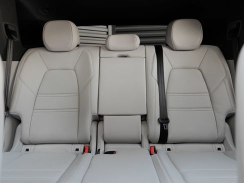 Certified 2019 Porsche Cayenne S AWD/4WD image 24