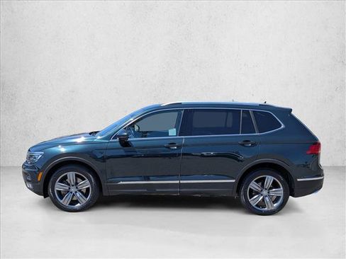 Used 2018 Volkswagen Tiguan SEL Premium FWD image 9