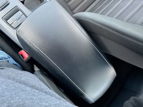 Used 2020 Ford Fusion SE image 21