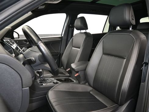 Used 2022 Volkswagen Tiguan SE R-Line AWD/4WD image 10