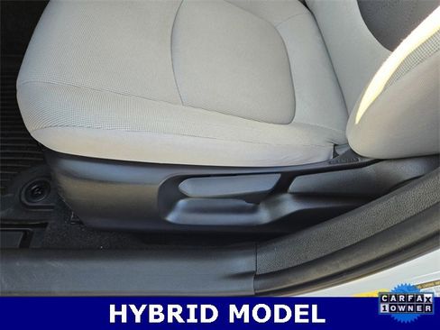 Used 2022 Toyota Corolla LE image 27