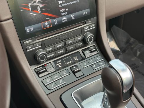 Used 2019 Porsche 911 image 53