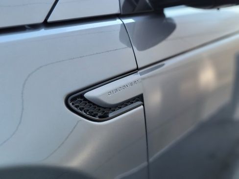 Used 2025 Land Rover Discovery Sport Dynamic SE image 41