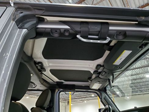 Used 2019 Jeep Wrangler Unlimited Rubicon AWD/4WD image 16