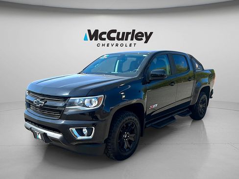 Used 2018 Chevrolet Colorado Z71 w/ Z71 Midnight Edition AWD/4WD image 3