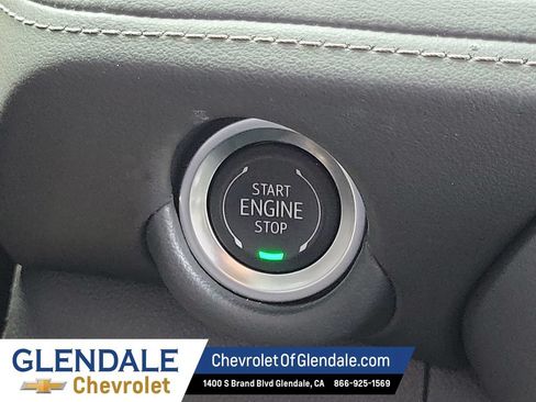 Certified 2025 Chevrolet Suburban Z71 AWD/4WD image 35