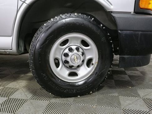 Used 2022 Chevrolet Express 2500 image 13