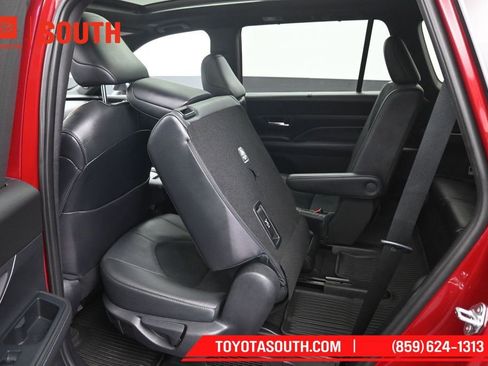 Used 2026 Toyota Grand Highlander AWD Hybrid image 32