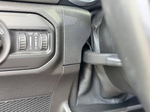 Used 2021 Jeep Gladiator Sport AWD/4WD image 39