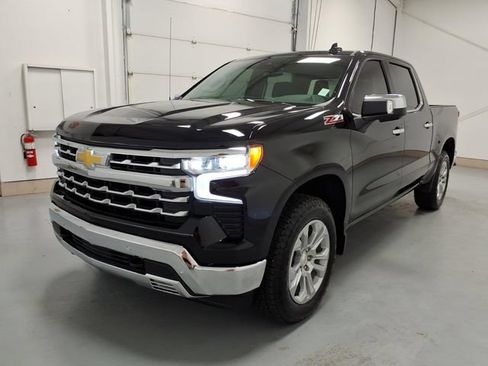 Used 2025 Chevrolet Silverado 1500 LTZ AWD/4WD image 7