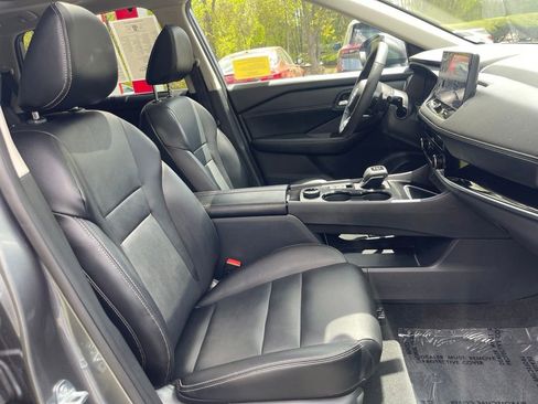 Certified 2024 Nissan Rogue SL w/ SL Premium Package AWD/4WD image 17