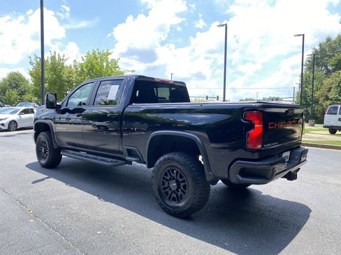 Used 2024 Chevrolet Silverado 2500 ZR2 w/ Technology Package AWD/4WD image 7