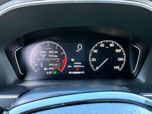 Used 2025 Honda Pilot EX-L image 10