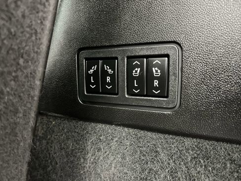 Used 2023 Cadillac XT6 Sport w/ Technology Package image 35