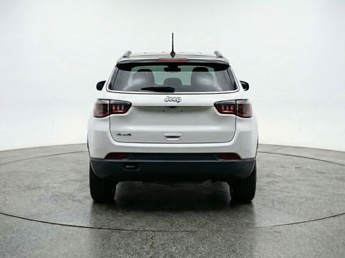 Used 2025 Jeep Compass Trailhawk image 7