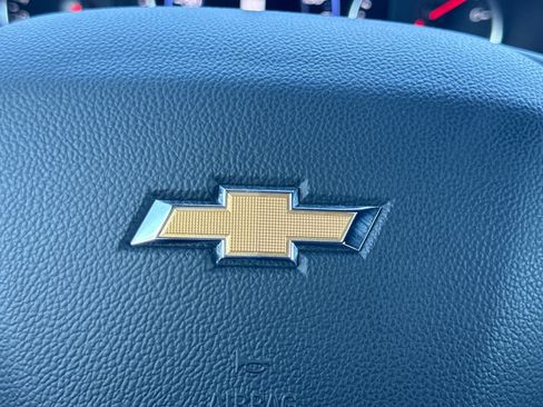 Used 2023 Chevrolet Traverse Premier AWD/4WD image 31