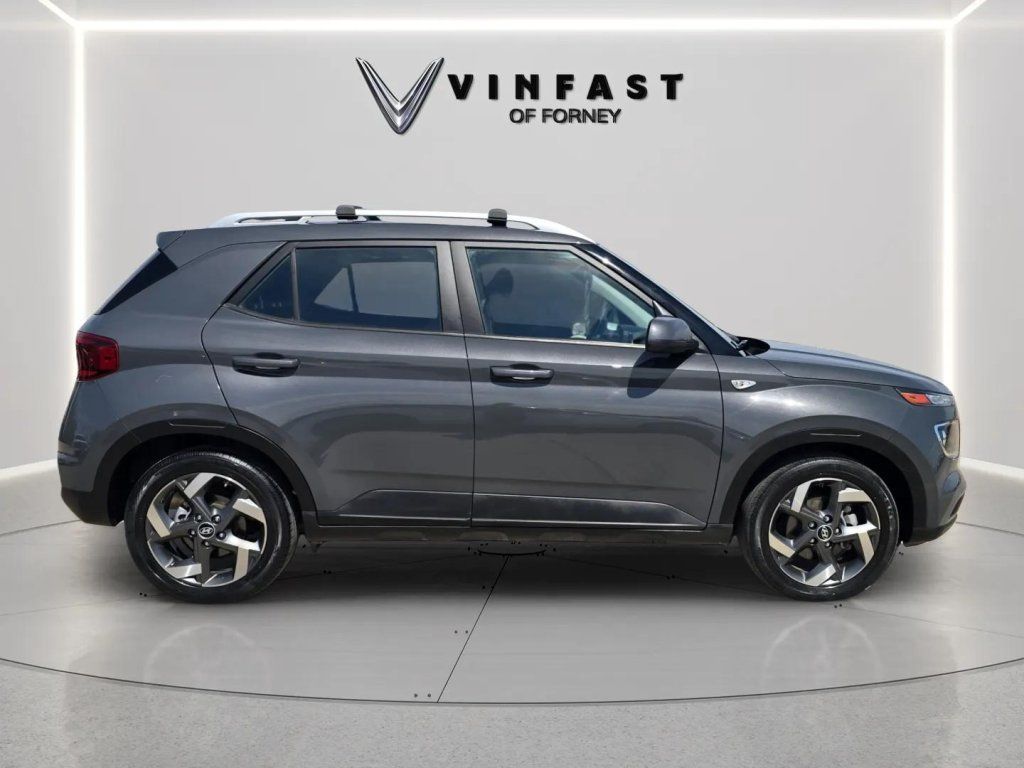Used 2023 Hyundai Venue SEL w/ Cargo Package FWD image 8